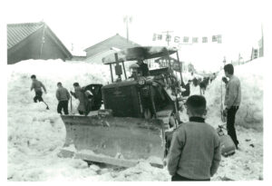 38豪雪、ブルドーザーでの除雪（1963年）
