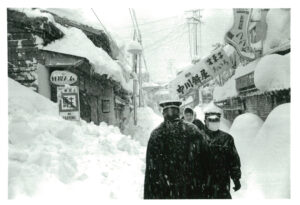 38豪雪、町の中（1963年）